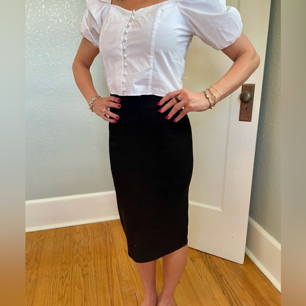 BCBG Max Azria black stretch pencil skirt